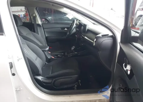 2019 Kia Forte S z USA, uszkodzony, nr VIN 3KPF34AD0KE016445